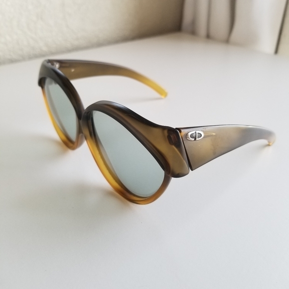 Dior | *RARE* Vintage Sunglasses - Picture 4 of 11